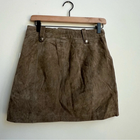 Blank NYC Run For It Taupe Suede Leather Mini Skirt Sz 26 Diagonal Zip Button - Picture 11 of 14